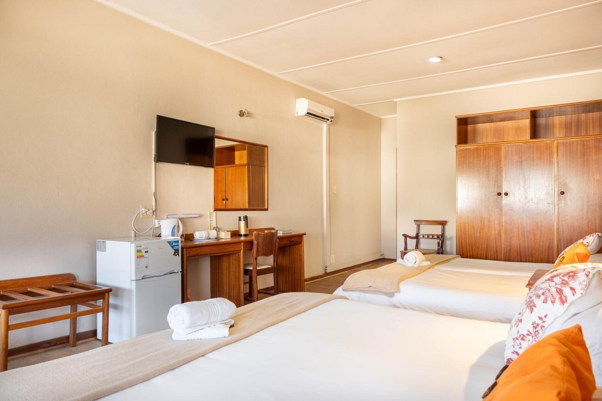 Karoo Country Inn Middelburg  Eksteriør billede