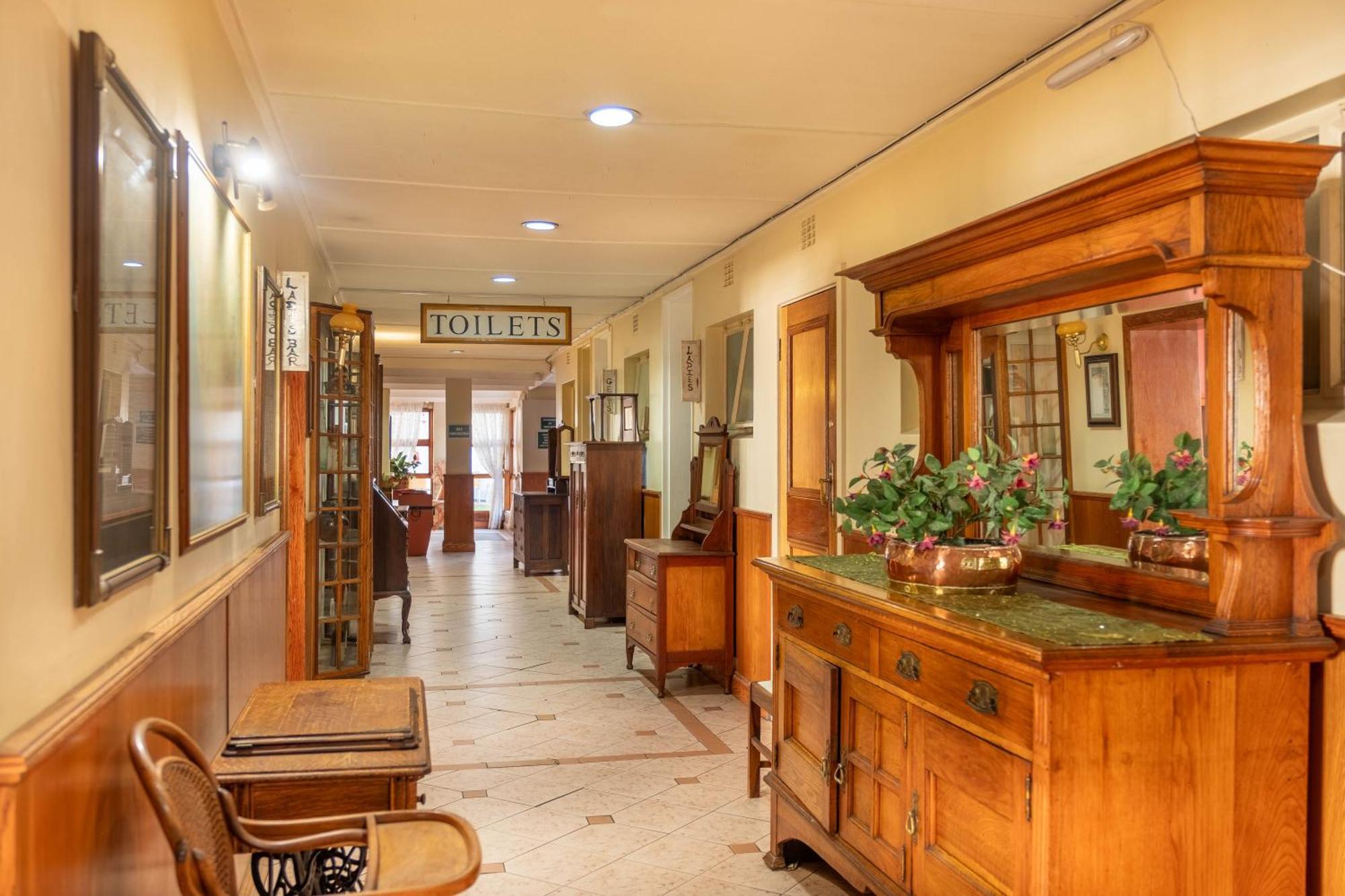 Karoo Country Inn Middelburg  Eksteriør billede