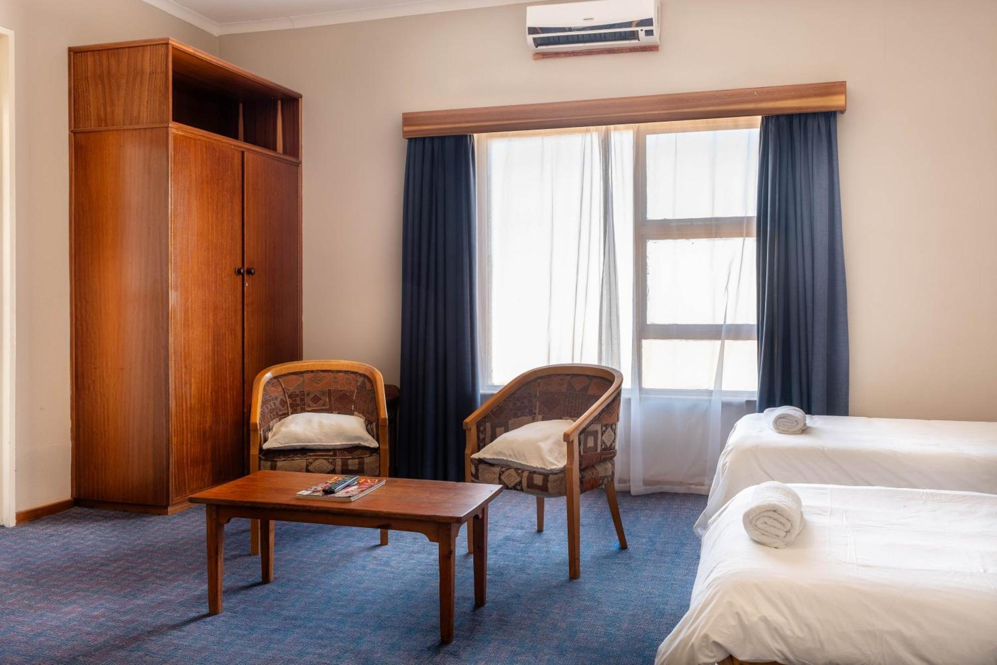 Karoo Country Inn Middelburg  Eksteriør billede