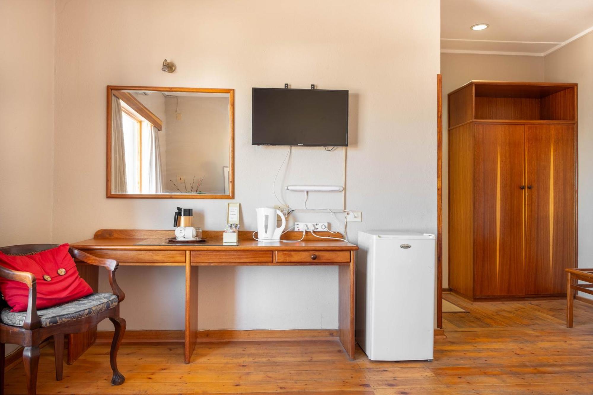 Karoo Country Inn Middelburg  Eksteriør billede