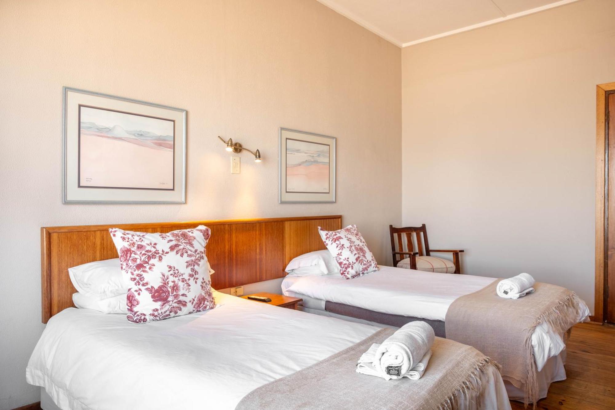 Karoo Country Inn Middelburg  Eksteriør billede