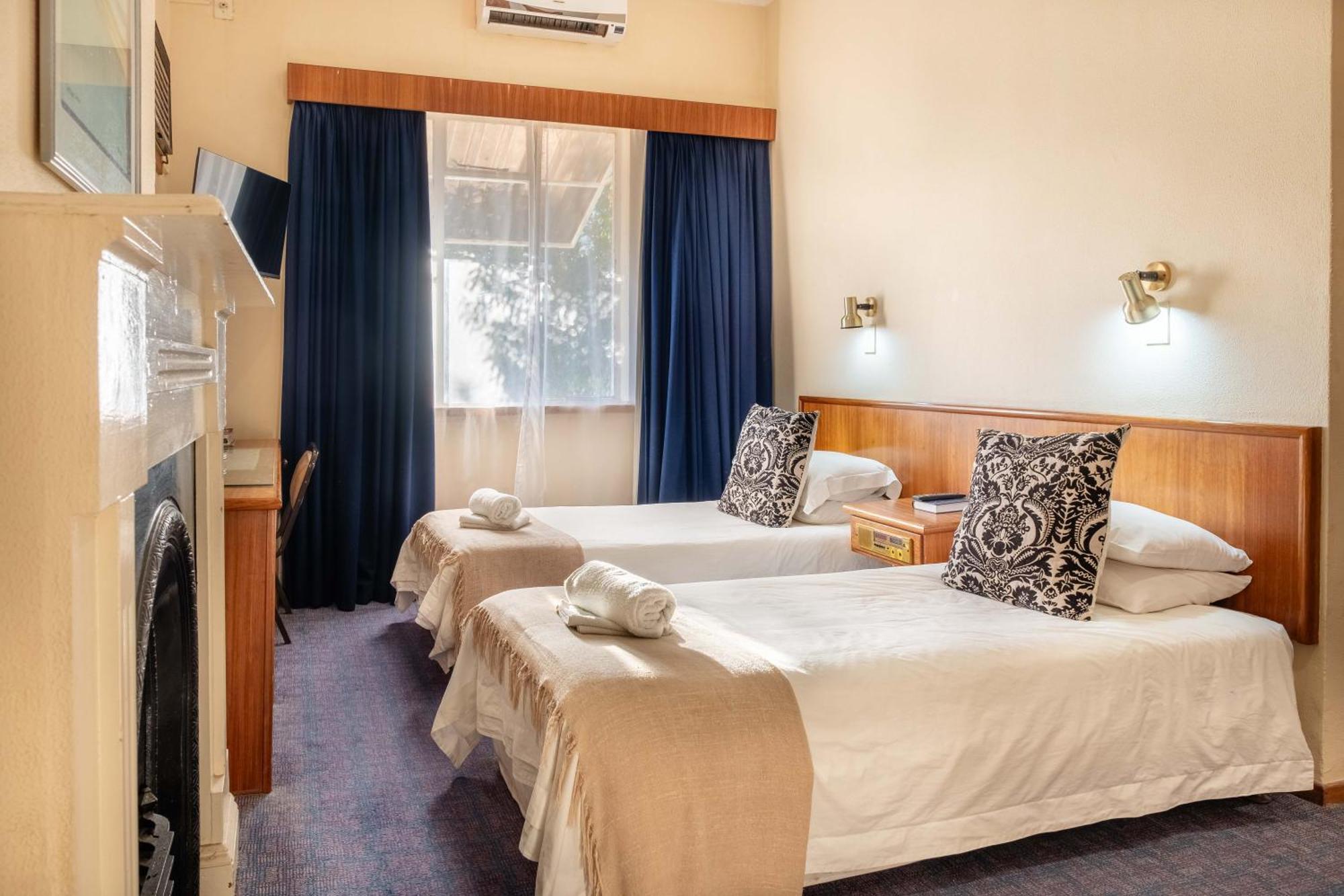 Karoo Country Inn Middelburg  Eksteriør billede