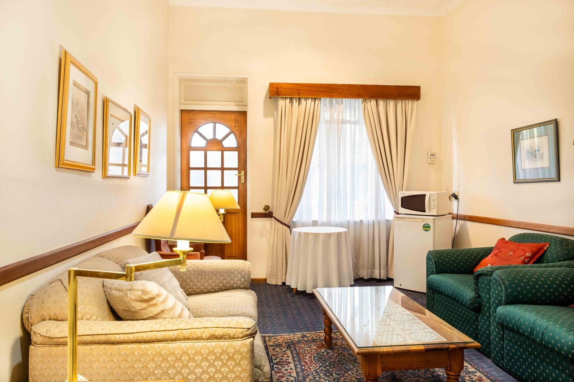 Karoo Country Inn Middelburg  Eksteriør billede